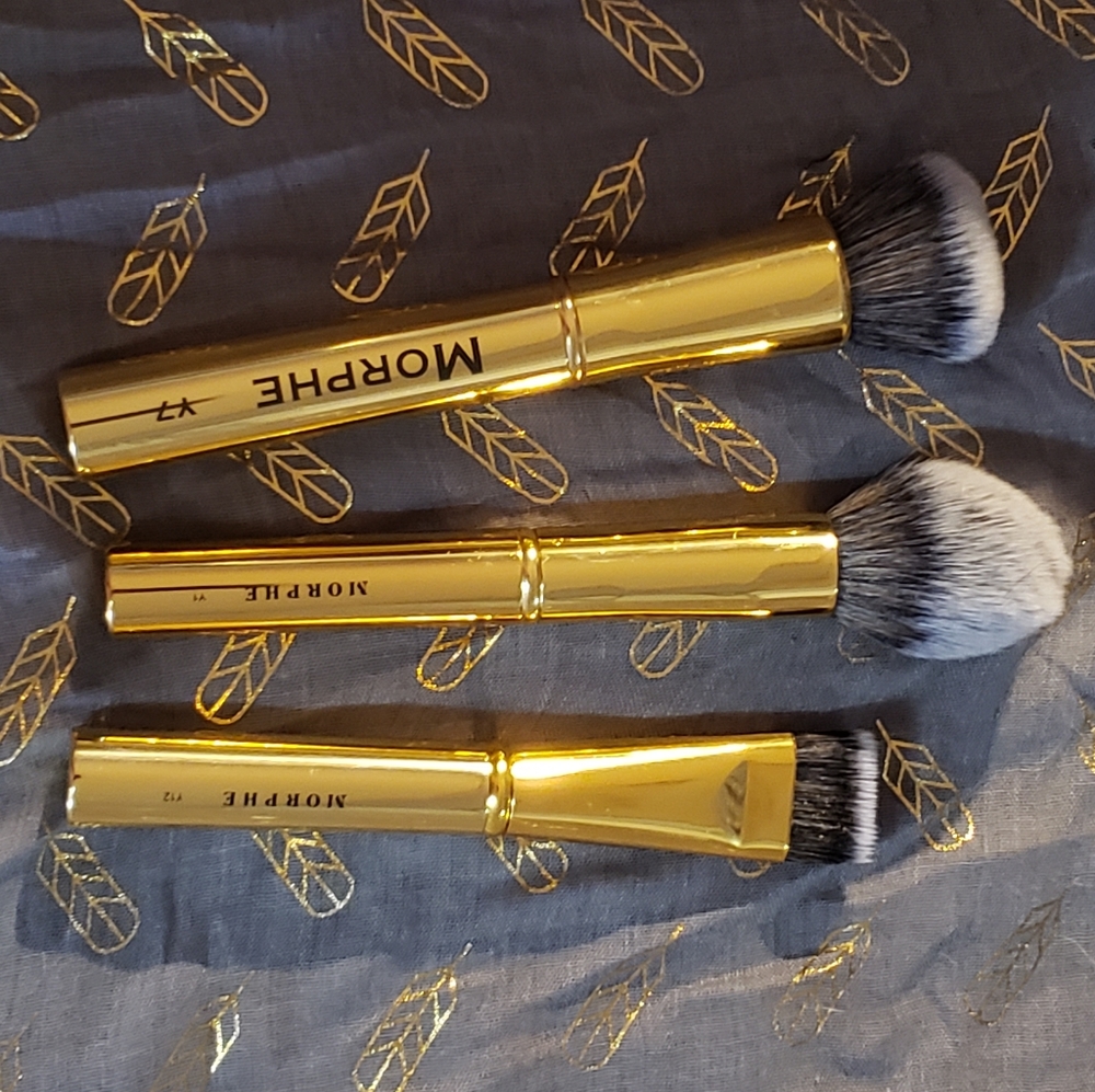 Makeup brushes